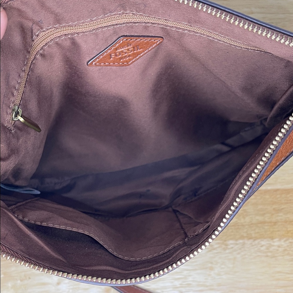 Fossil Elegant Tan Leather Crossbody Bag - Picture 8 of 8